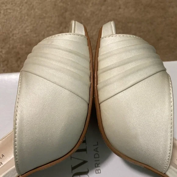 Ivory heels - Picture 5 of 6